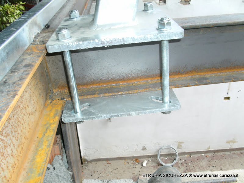 Galleria fotografica CONTROPIASTRA C240 240X240 ZINC.